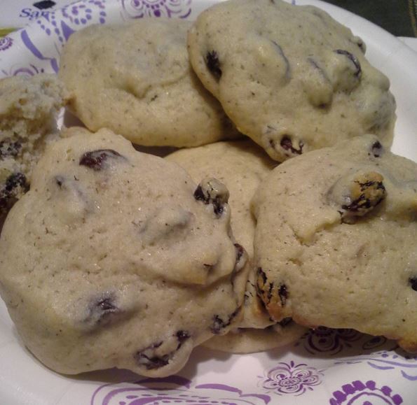 Raisin Clove Cookies
